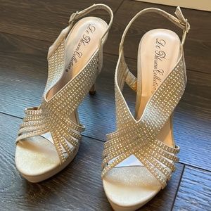 Beautiful heels with Rhinestone inlay